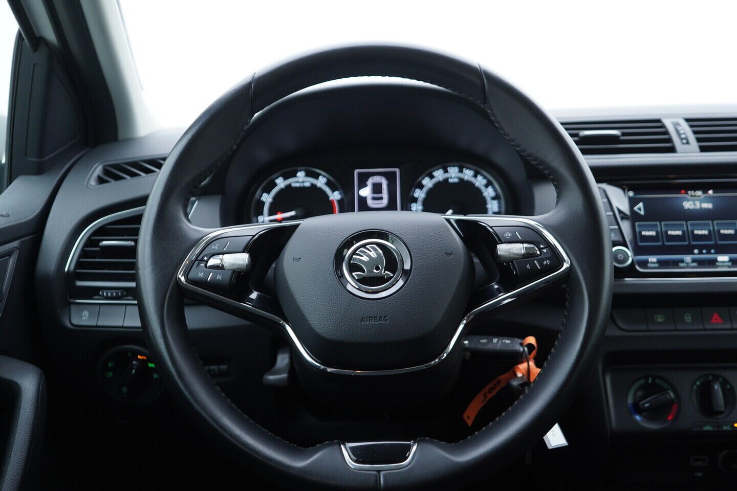 OV190V10893_28.webp_FABIA Tour 1.0 TSI 70 kW manuál, DPH