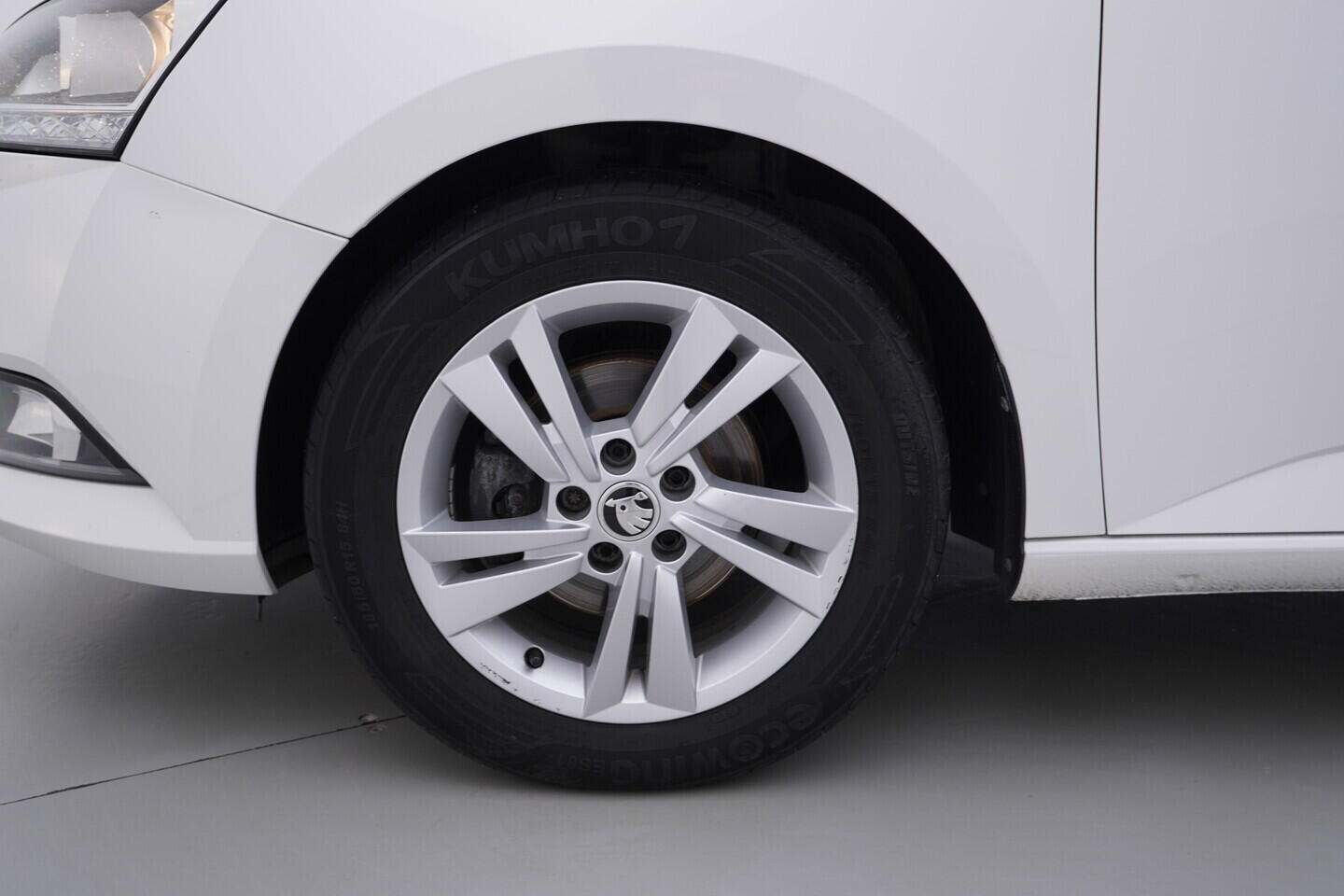 OV190V10893_41.webp_FABIA Tour 1.0 TSI 70 kW manuál, DPH