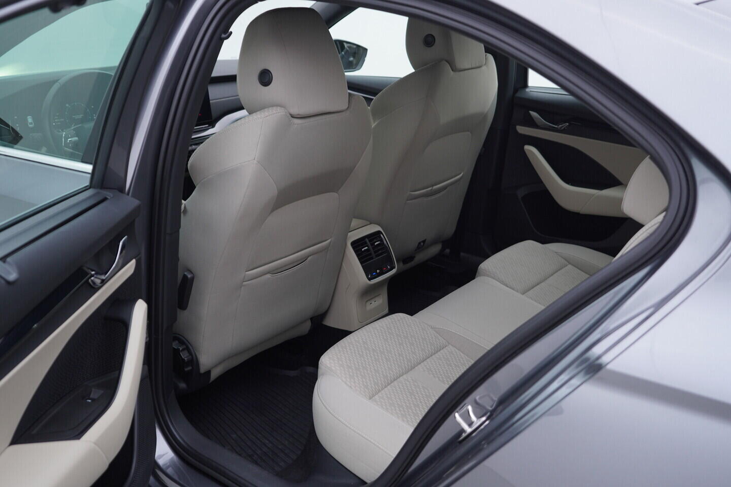 OV190V10894_36.webp_OCTAVIA Style 2.0 TDI 110 kW automat, DPH