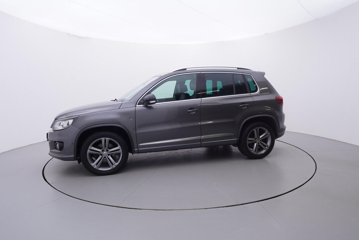 OV190V10896_11.webp_TIGUAN R-Line CityScape 2.0 TDI 130 kW automat