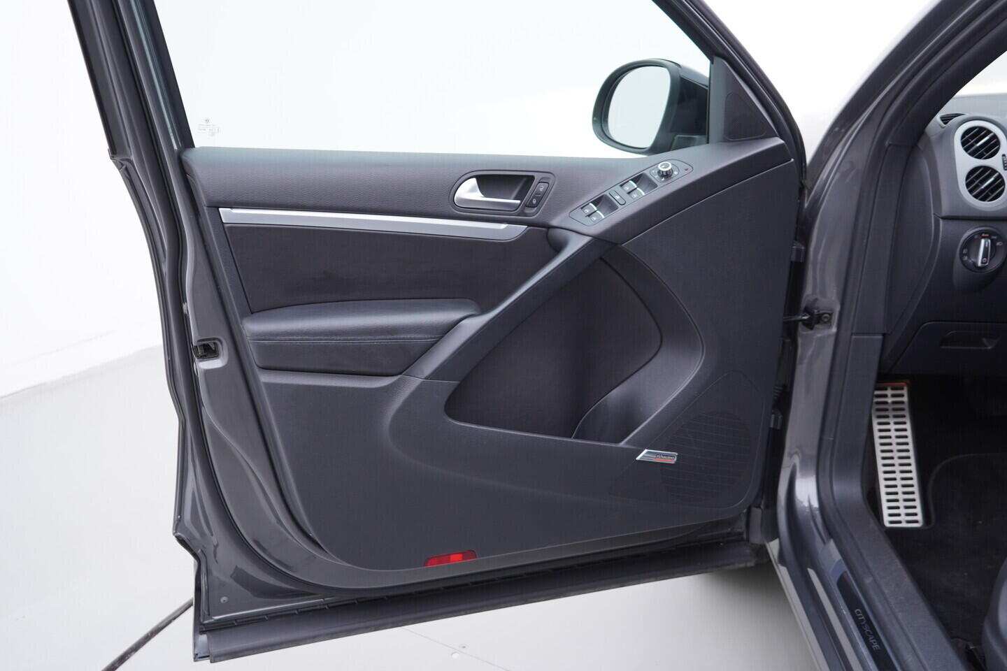 OV190V10896_19.webp_TIGUAN R-Line CityScape 2.0 TDI 130 kW automat