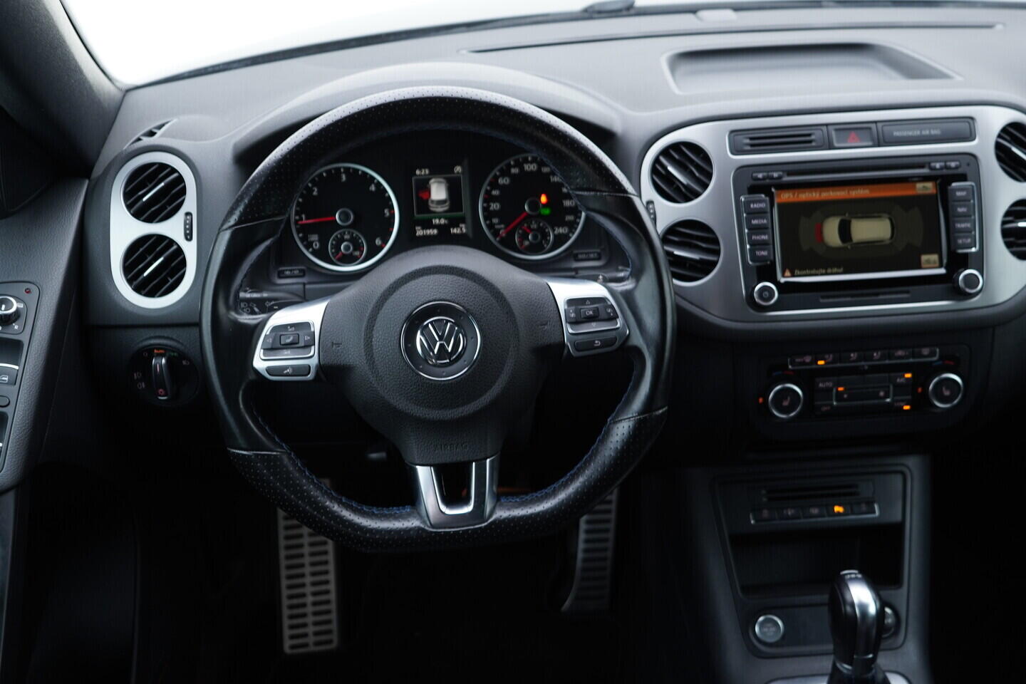 OV190V10896_28.webp_TIGUAN R-Line CityScape 2.0 TDI 130 kW automat