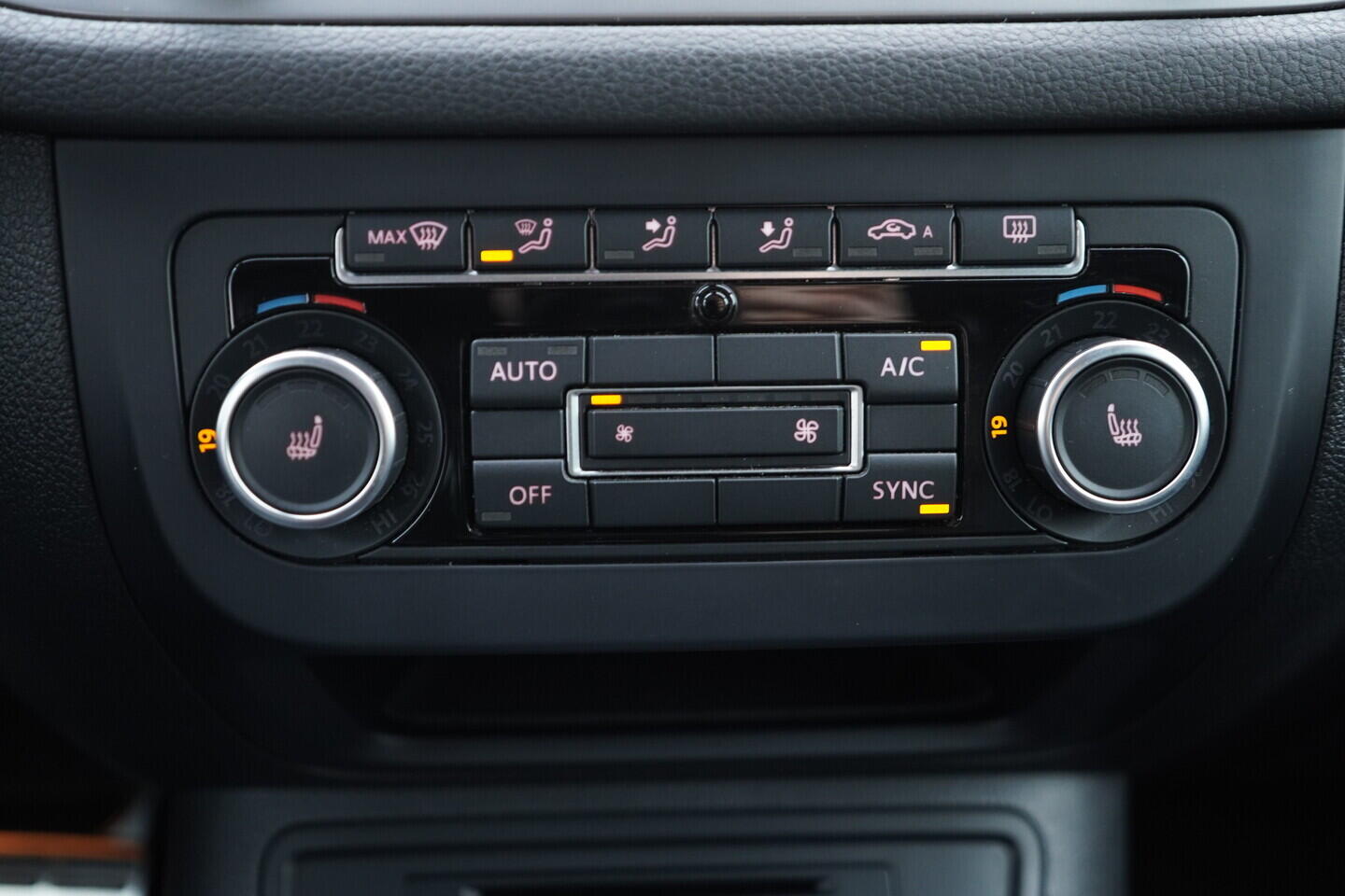 OV190V10896_33.webp_TIGUAN R-Line CityScape 2.0 TDI 130 kW automat