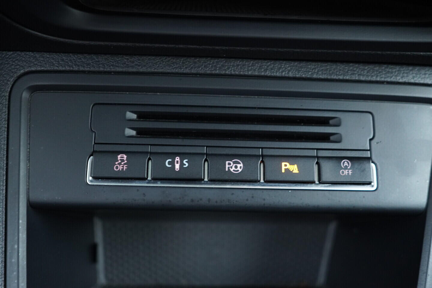OV190V10896_34.webp_TIGUAN R-Line CityScape 2.0 TDI 130 kW automat