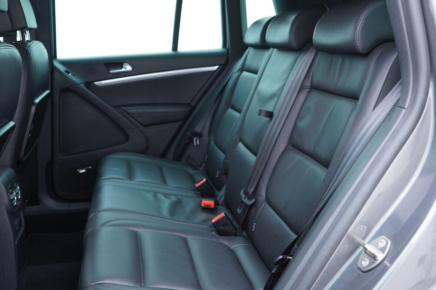 OV190V10896_37.webp_TIGUAN R-Line CityScape 2.0 TDI 130 kW automat