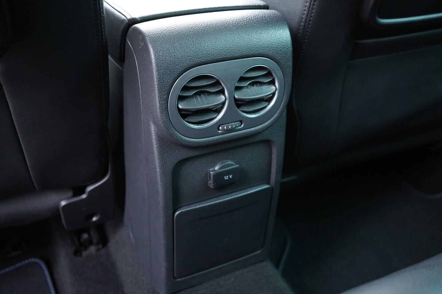 OV190V10896_38.webp_TIGUAN R-Line CityScape 2.0 TDI 130 kW automat