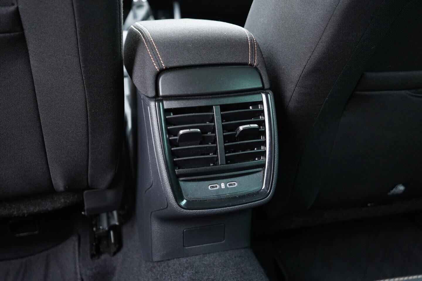 OV190V10897_34.webp_SCALA Top Selection 1.0 TSI 85 kW automat, DPH