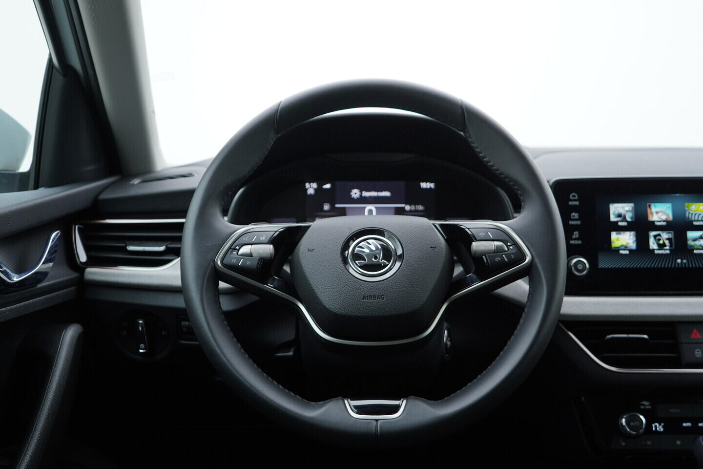 OV190V10898_28.webp_SCALA Top Selection 1.0 TSI 85 kW automat, DPH