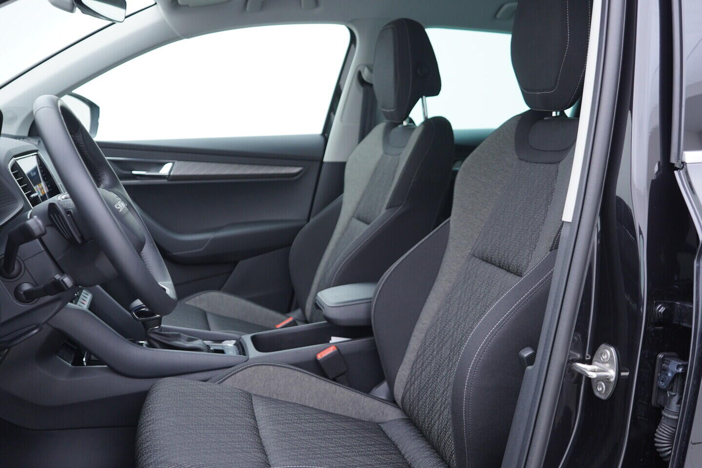 OV190V10899_22.webp_KAROQ Selection 1.5 TSI 110 kW automat, DPH