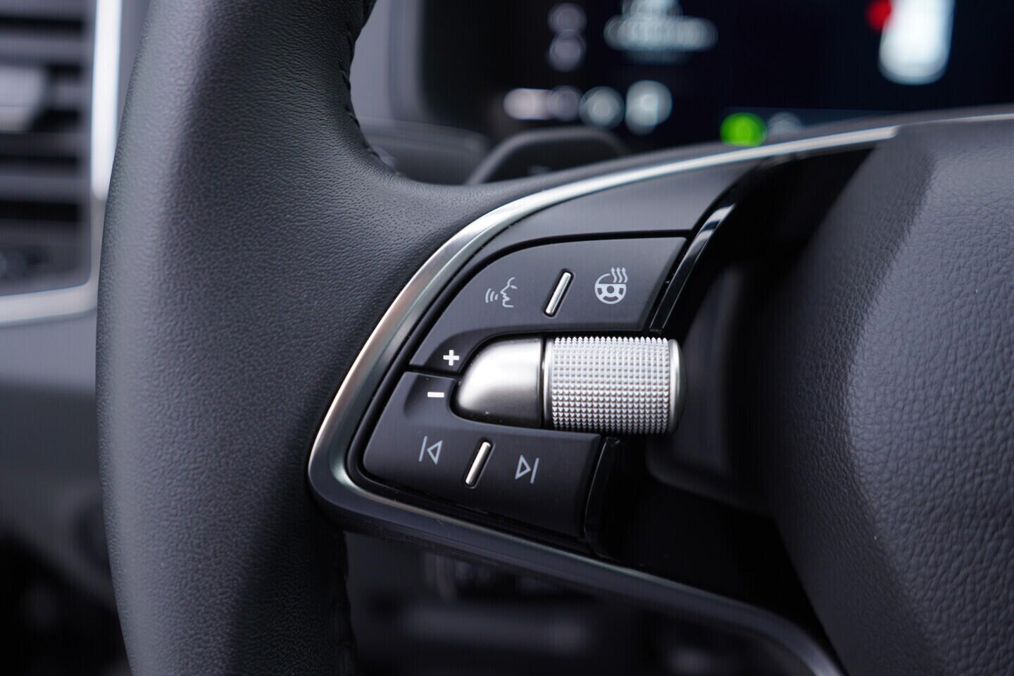 OV190V10899_25.webp_KAROQ Selection 1.5 TSI 110 kW automat, DPH