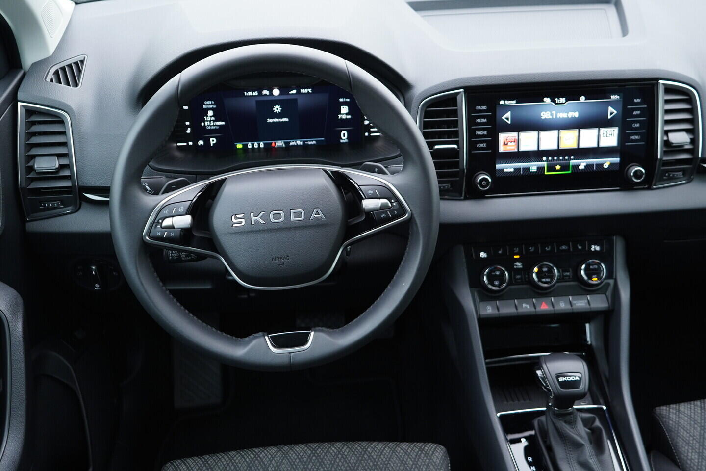 OV190V10899_27.webp_KAROQ Selection 1.5 TSI 110 kW automat, DPH