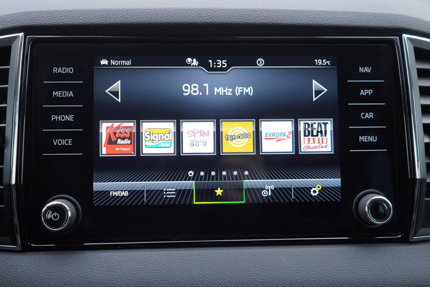 OV190V10899_29.webp_KAROQ Selection 1.5 TSI 110 kW automat, DPH