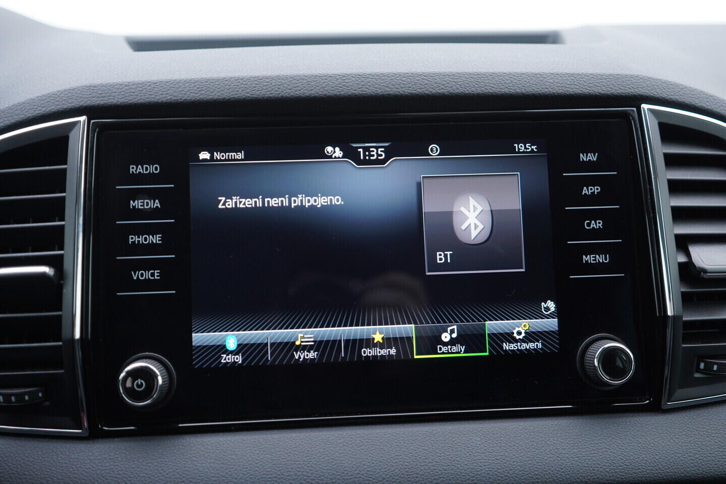 OV190V10899_30.webp_KAROQ Selection 1.5 TSI 110 kW automat, DPH