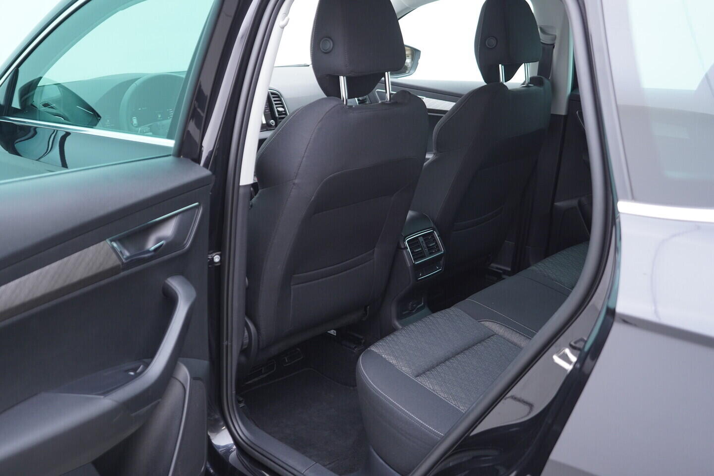 OV190V10899_36.webp_KAROQ Selection 1.5 TSI 110 kW automat, DPH