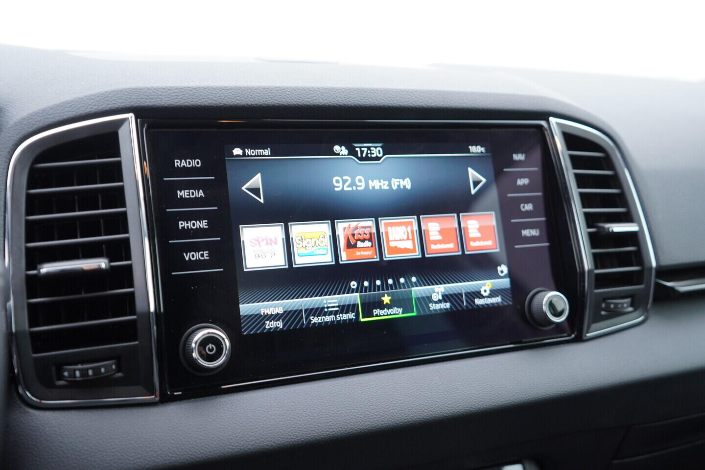 OV190V10900_29.webp_KAROQ Selection 1.5 TSI 110 kW automat, DPH