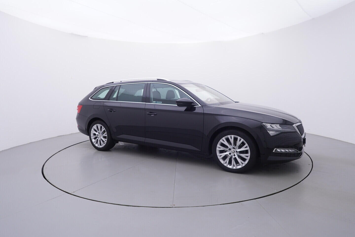 OV190V10906_16.webp_SUPERB Style 2.0 TDI 147 kW automat, DPH