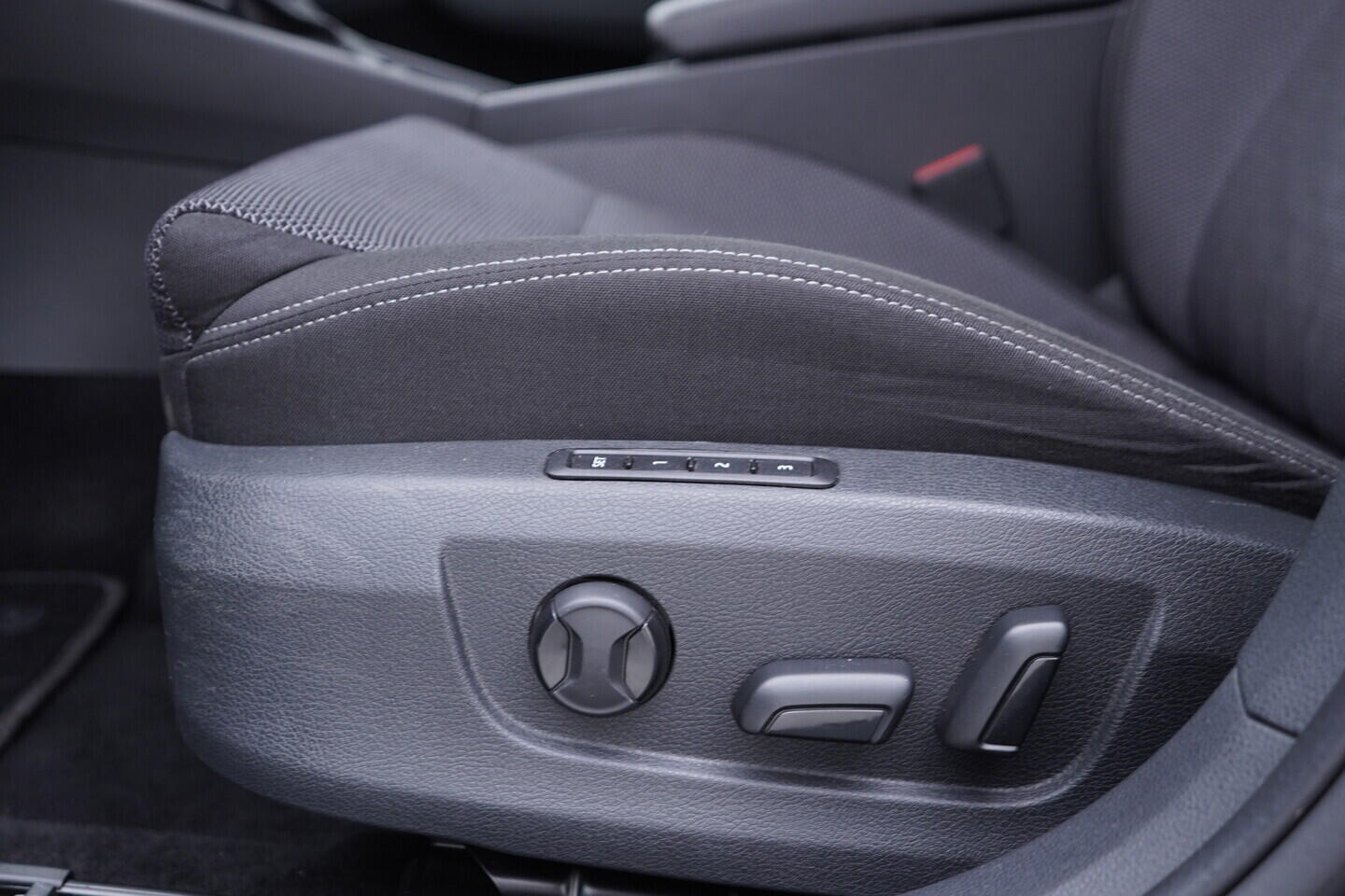 OV190V10906_21.webp_SUPERB Style 2.0 TDI 147 kW automat, DPH