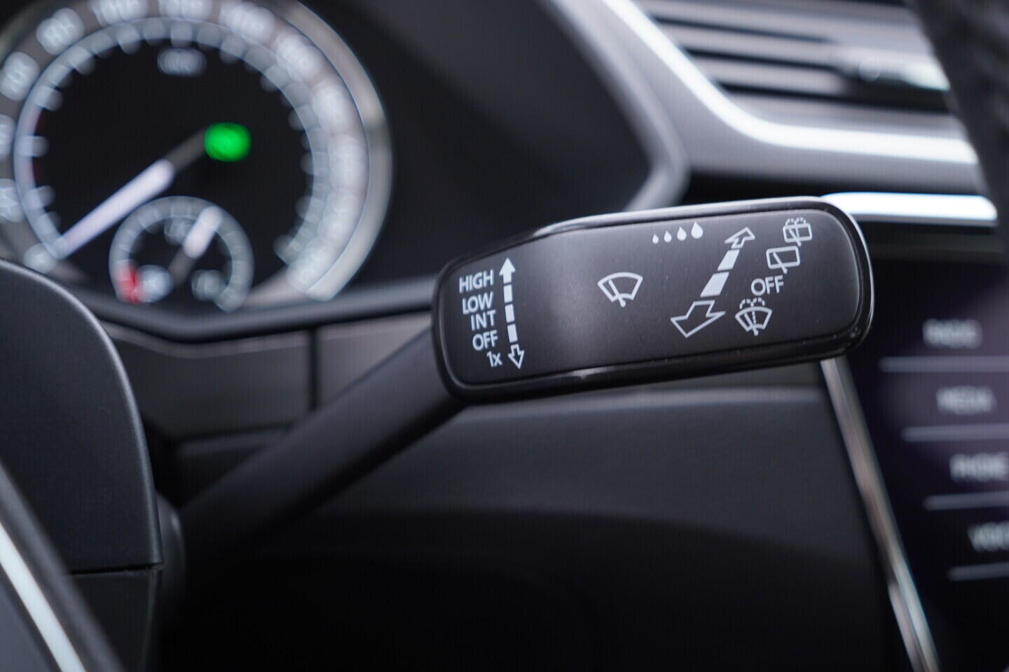 OV190V10906_26.webp_SUPERB Style 2.0 TDI 147 kW automat, DPH