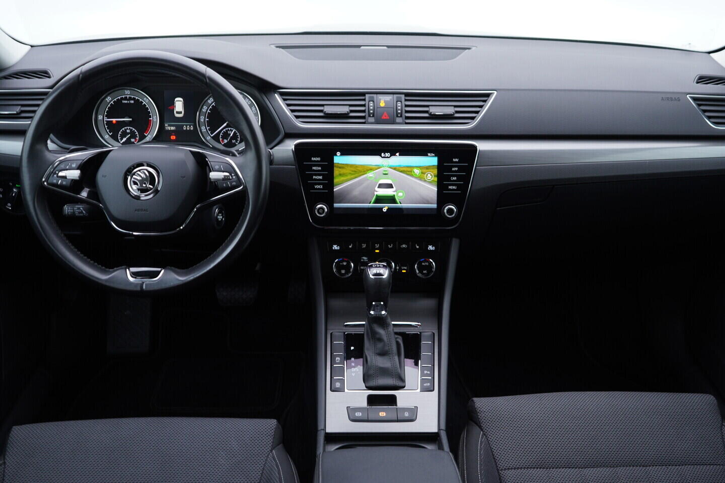 OV190V10906_27.webp_SUPERB Style 2.0 TDI 147 kW automat, DPH