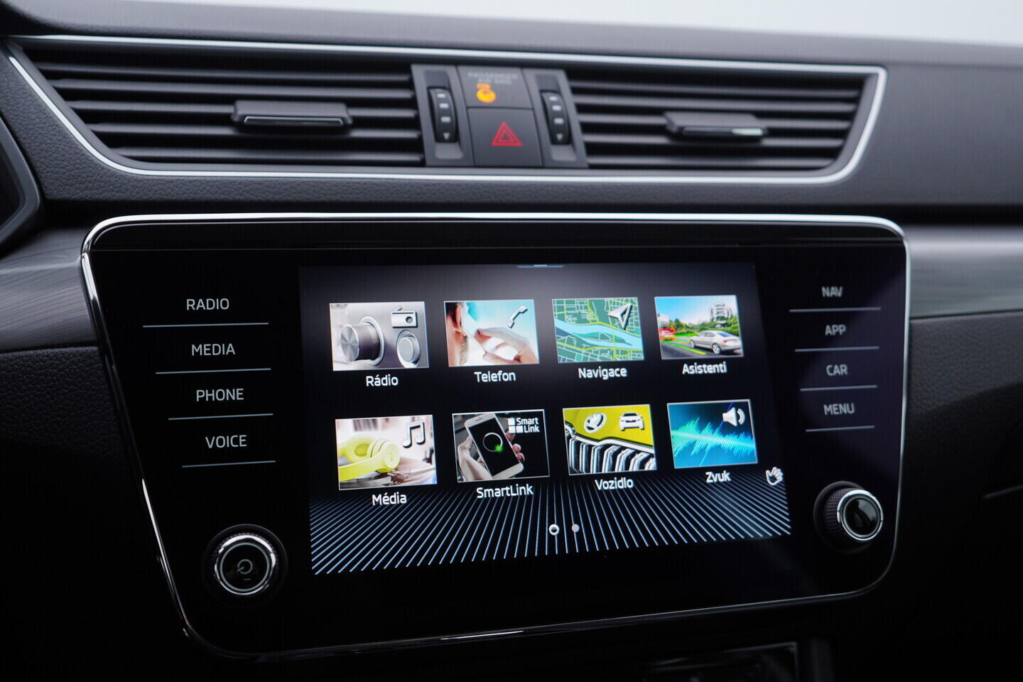 OV190V10906_29.webp_SUPERB Style 2.0 TDI 147 kW automat, DPH