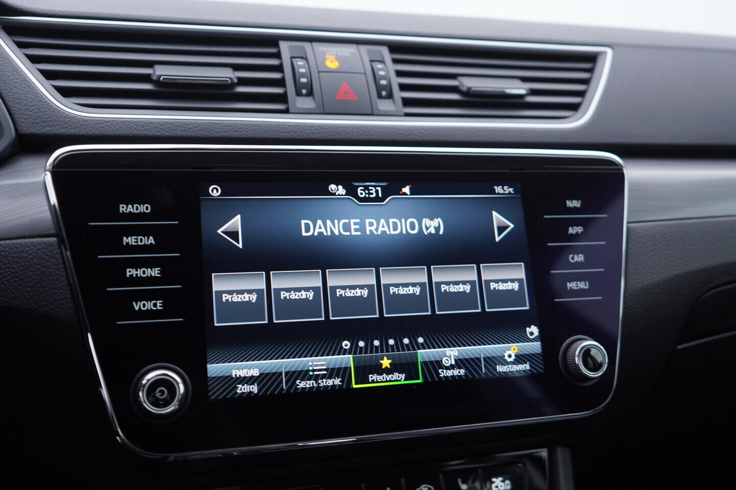 OV190V10906_30.webp_SUPERB Style 2.0 TDI 147 kW automat, DPH