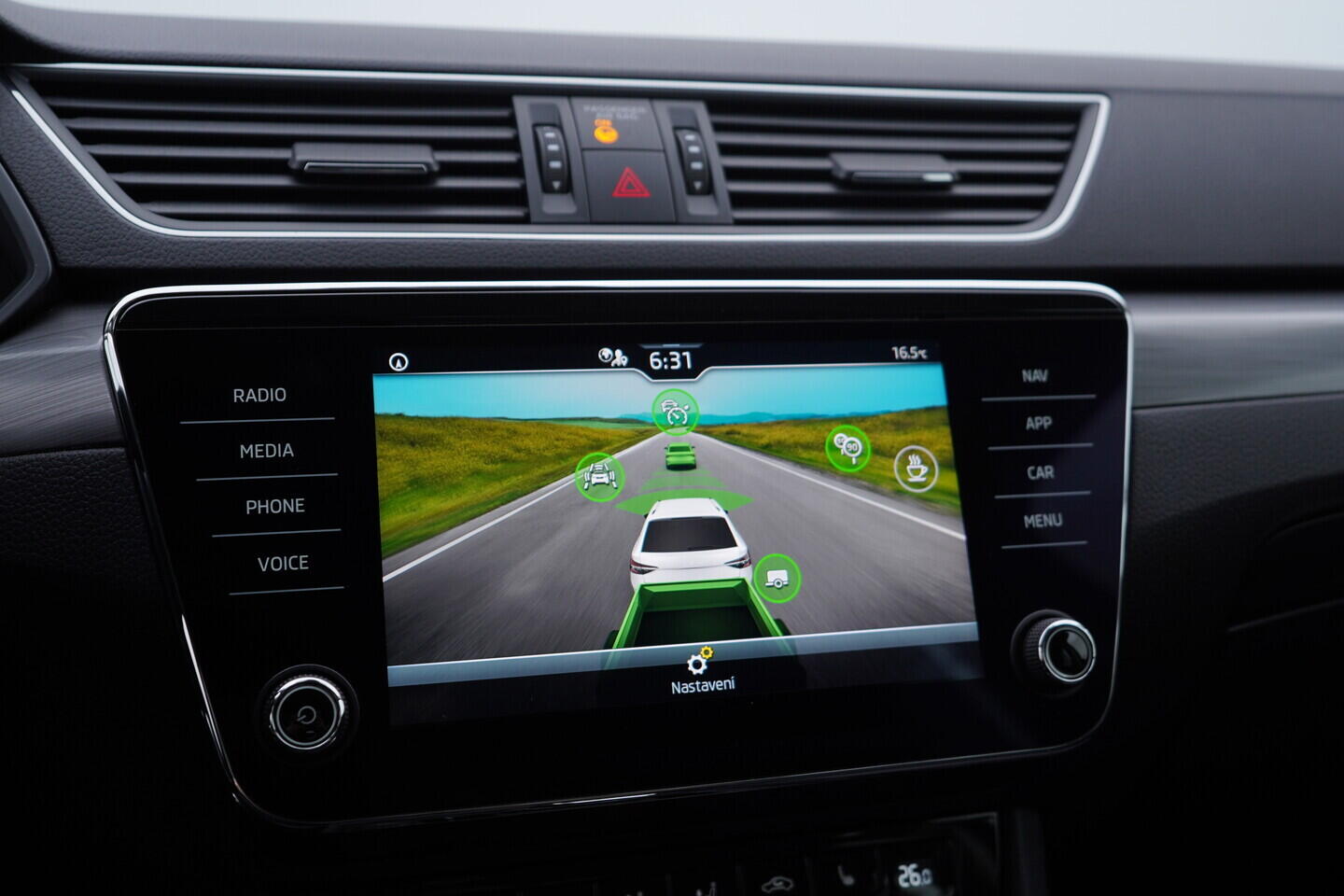 OV190V10906_33.webp_SUPERB Style 2.0 TDI 147 kW automat, DPH