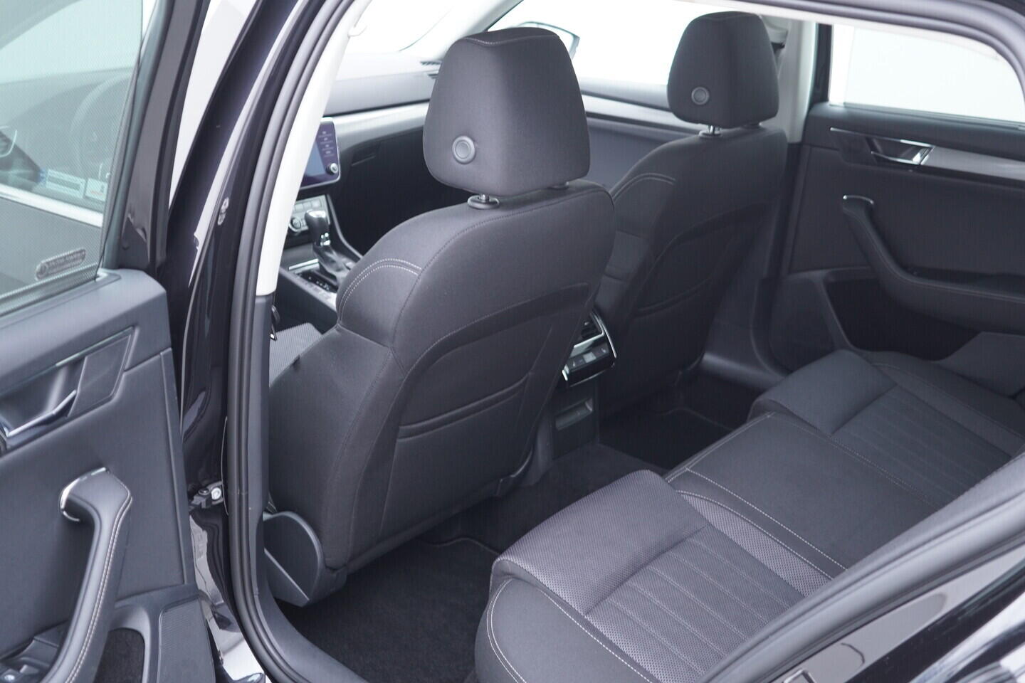 OV190V10906_36.webp_SUPERB Style 2.0 TDI 147 kW automat, DPH