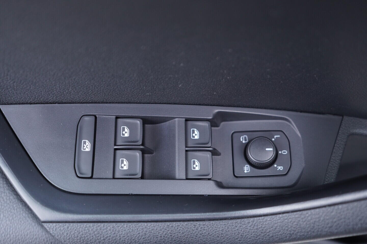 OV190V10908_20.webp_KAROQ Style 2.0 TDI 110 kW automat, DPH