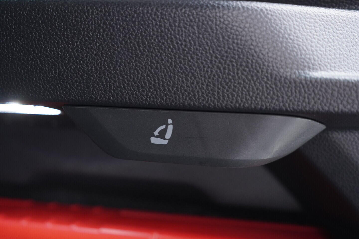 OV190V10908_40.webp_KAROQ Style 2.0 TDI 110 kW automat, DPH