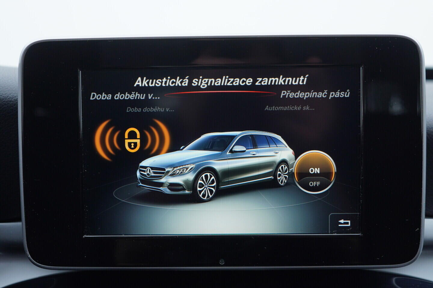 OV190V10909_30.webp_C180  1.6  115 kW manuál
