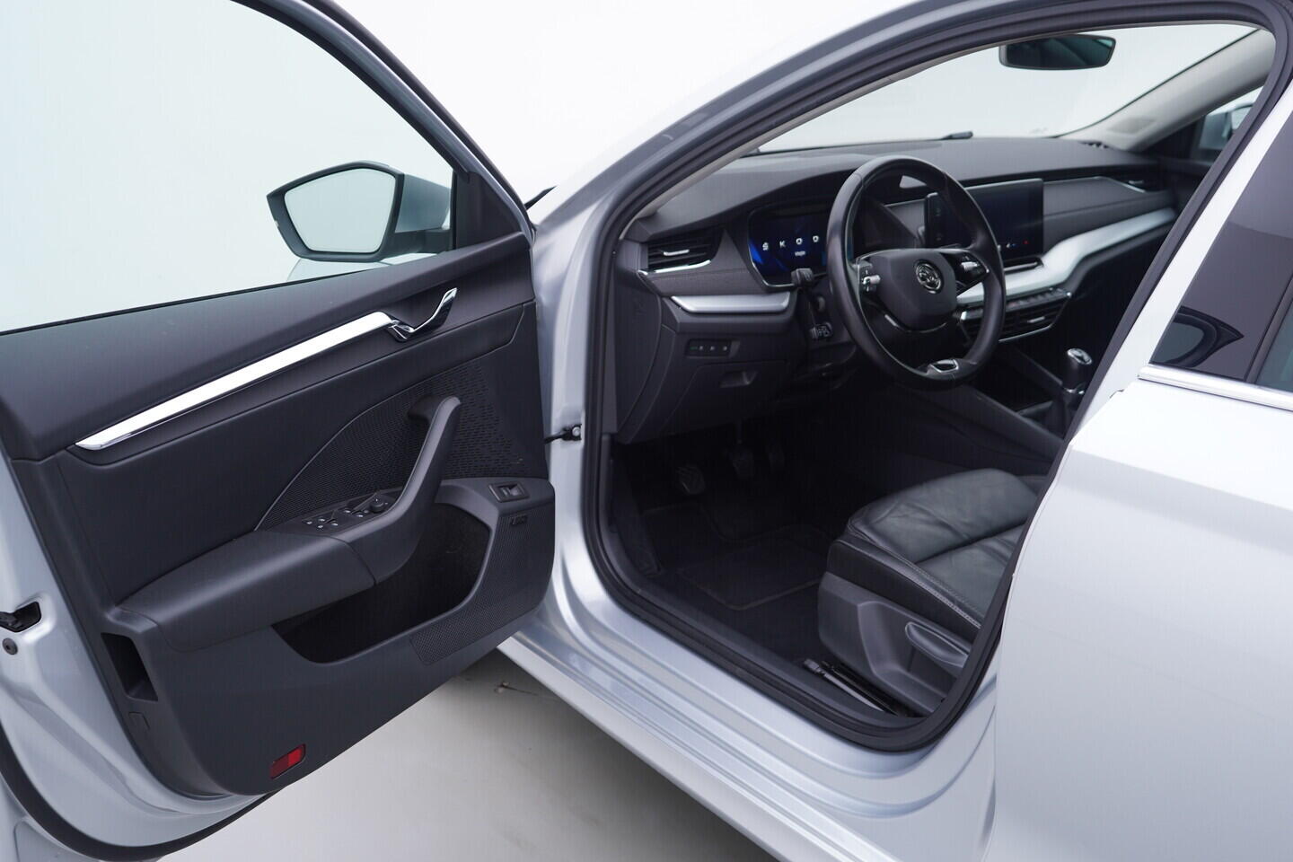 OV190V10910_18.webp_OCTAVIA Style Plus 1.5 TSI 110 kW manuál