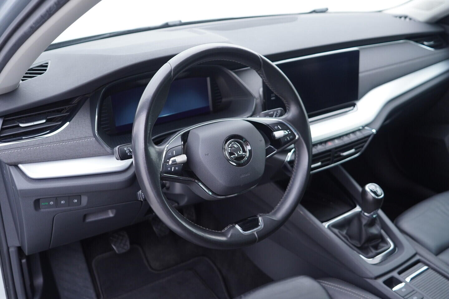 OV190V10910_23.webp_OCTAVIA Style Plus 1.5 TSI 110 kW manuál