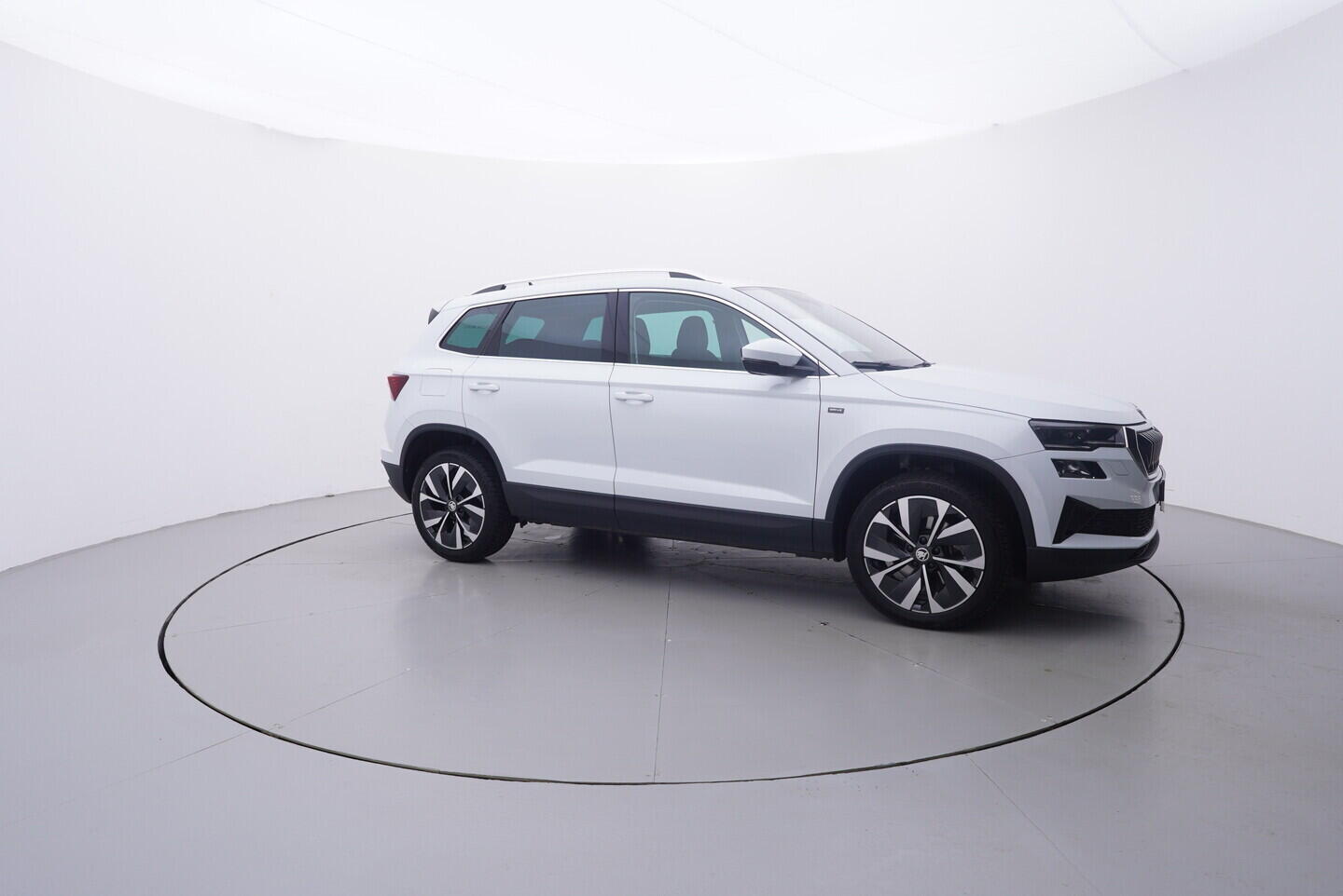 OV190V10914_16.webp_KAROQ Selection 1.5 TSI 110 kW automat, DPH