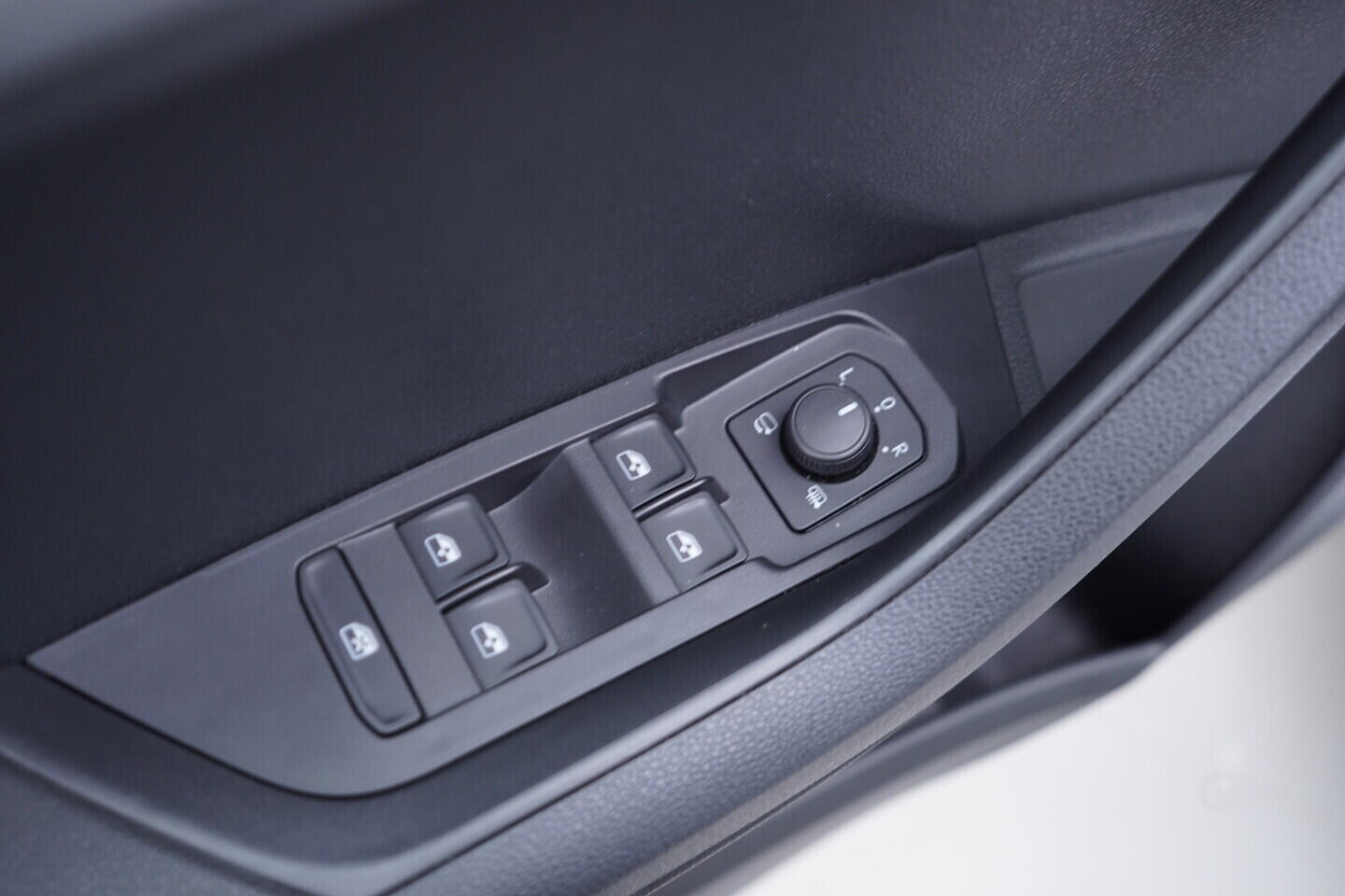 OV190V10914_20.webp_KAROQ Selection 1.5 TSI 110 kW automat, DPH