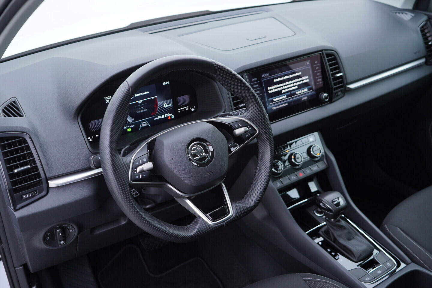 OV190V10914_21.webp_KAROQ Selection 1.5 TSI 110 kW automat, DPH