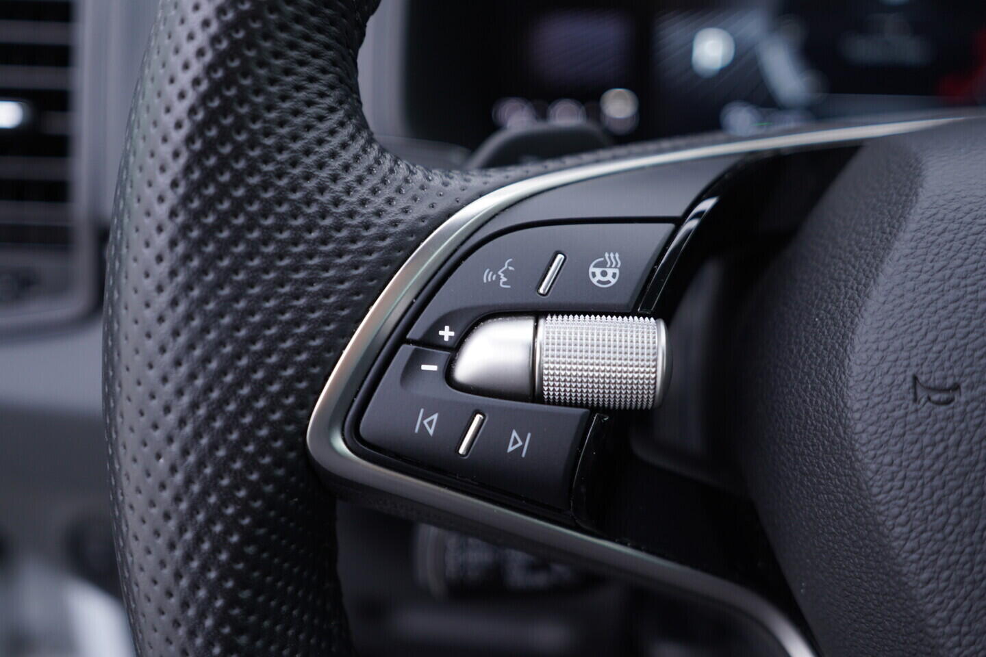 OV190V10914_25.webp_KAROQ Selection 1.5 TSI 110 kW automat, DPH