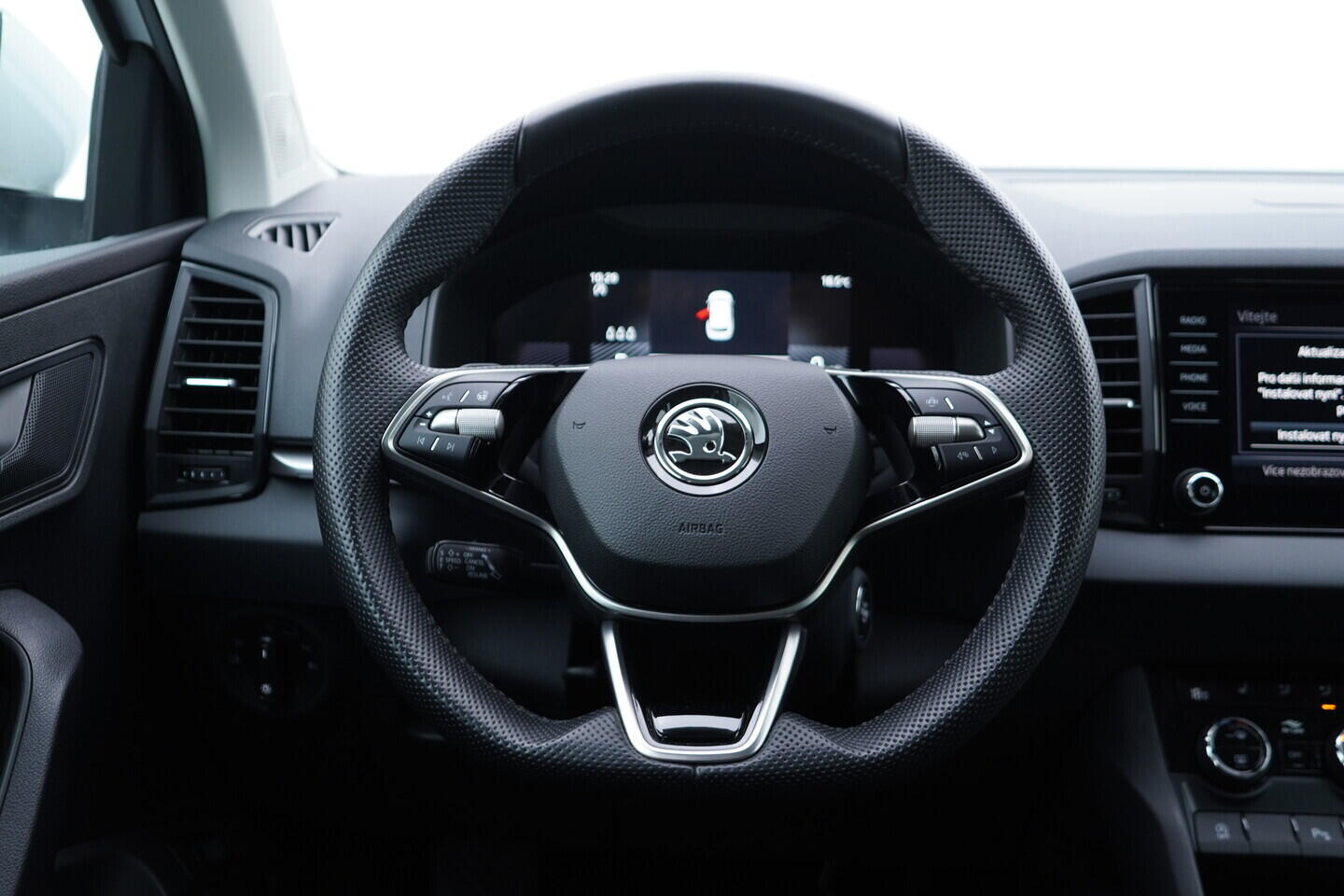 OV190V10914_28.webp_KAROQ Selection 1.5 TSI 110 kW automat, DPH