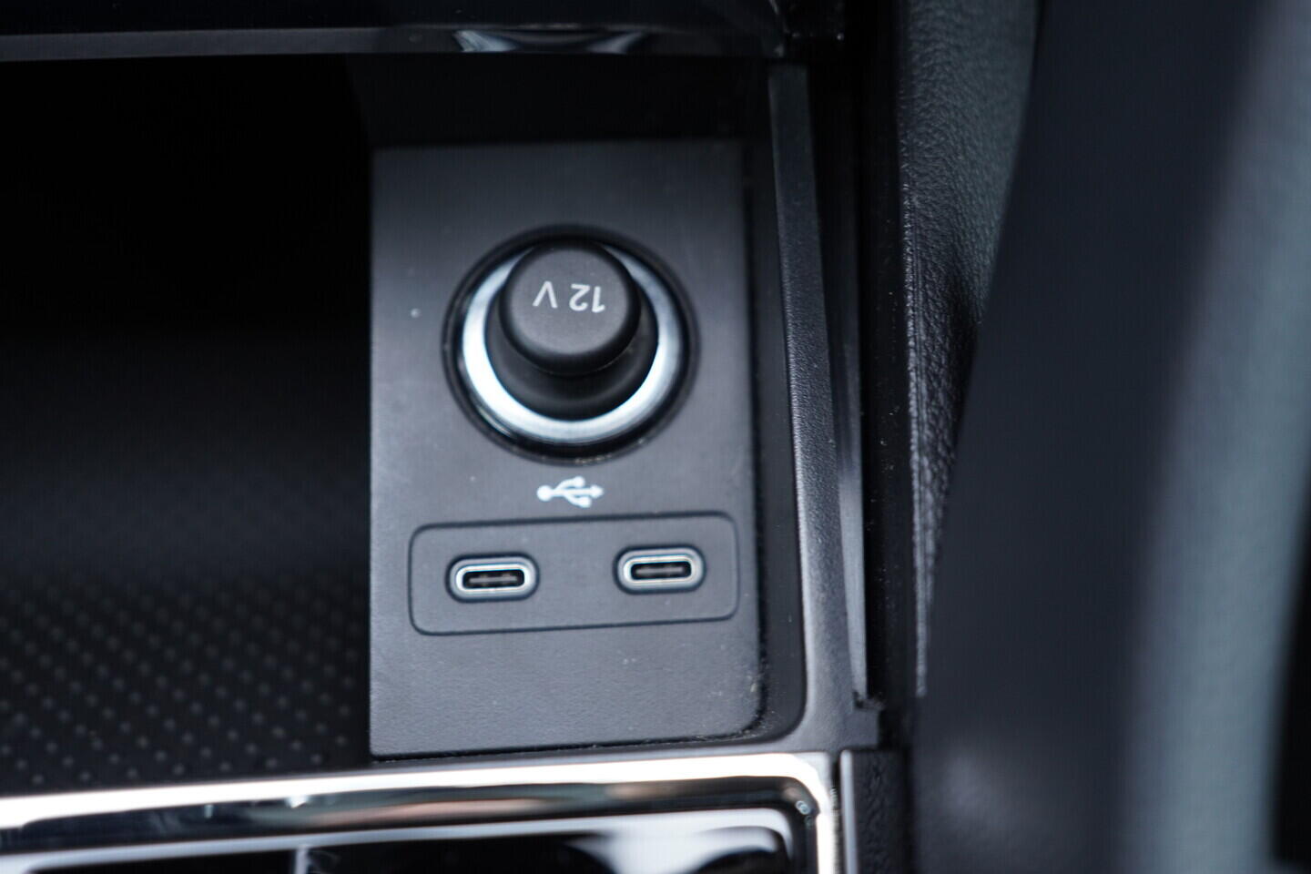 OV190V10914_34.webp_KAROQ Selection 1.5 TSI 110 kW automat, DPH