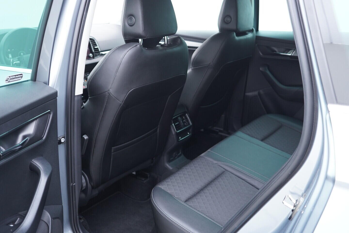 OV190V10917_35.webp_KAROQ Style 2.0 TDI 85 kW automat