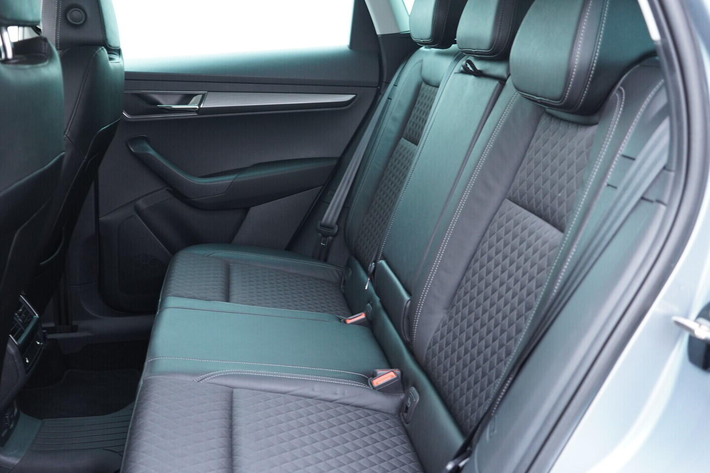 OV190V10917_36.webp_KAROQ Style 2.0 TDI 85 kW automat