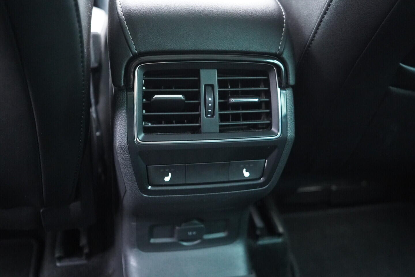 OV190V10917_37.webp_KAROQ Style 2.0 TDI 85 kW automat