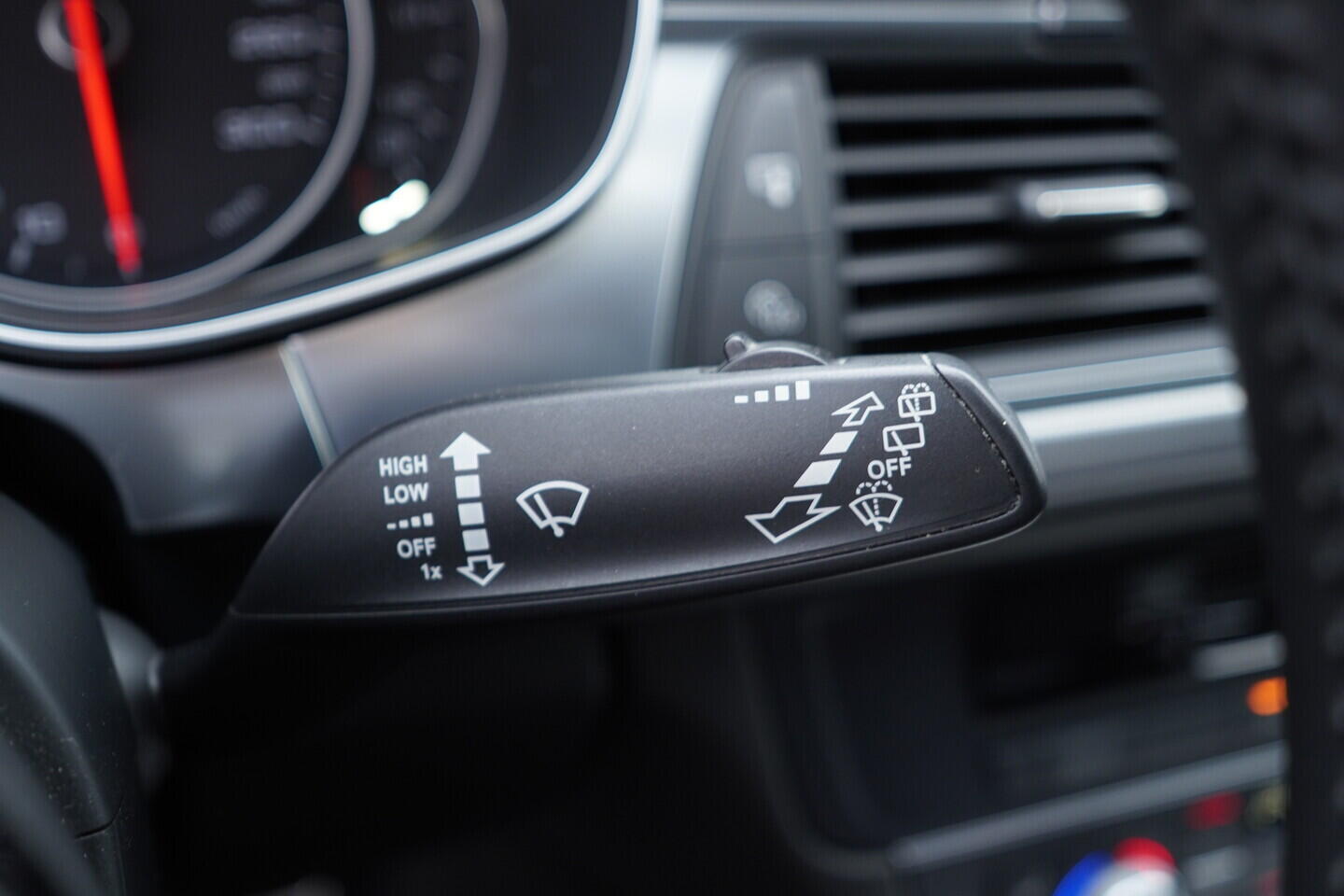 OV190V10919_25.webp_A6 ALLROAD QUATTRO S-Line 3.0 TDI 235 kW automat