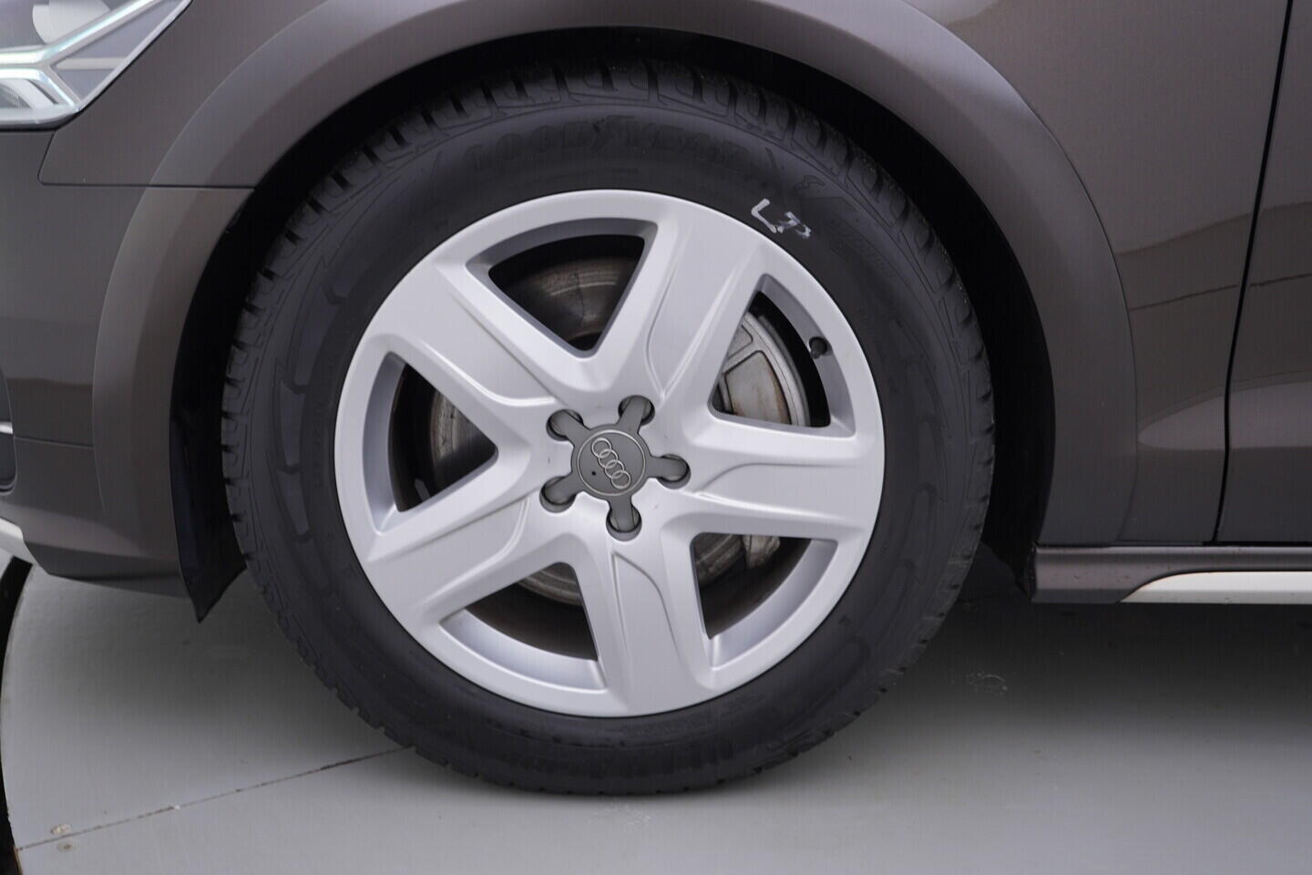 OV190V10919_42.webp_A6 ALLROAD QUATTRO S-Line 3.0 TDI 235 kW automat