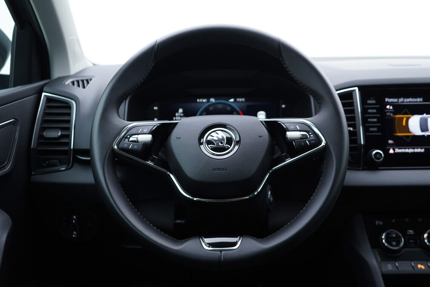 OV190V10923_28.webp_KAROQ Style 1.5 TSI 110 kW manuál