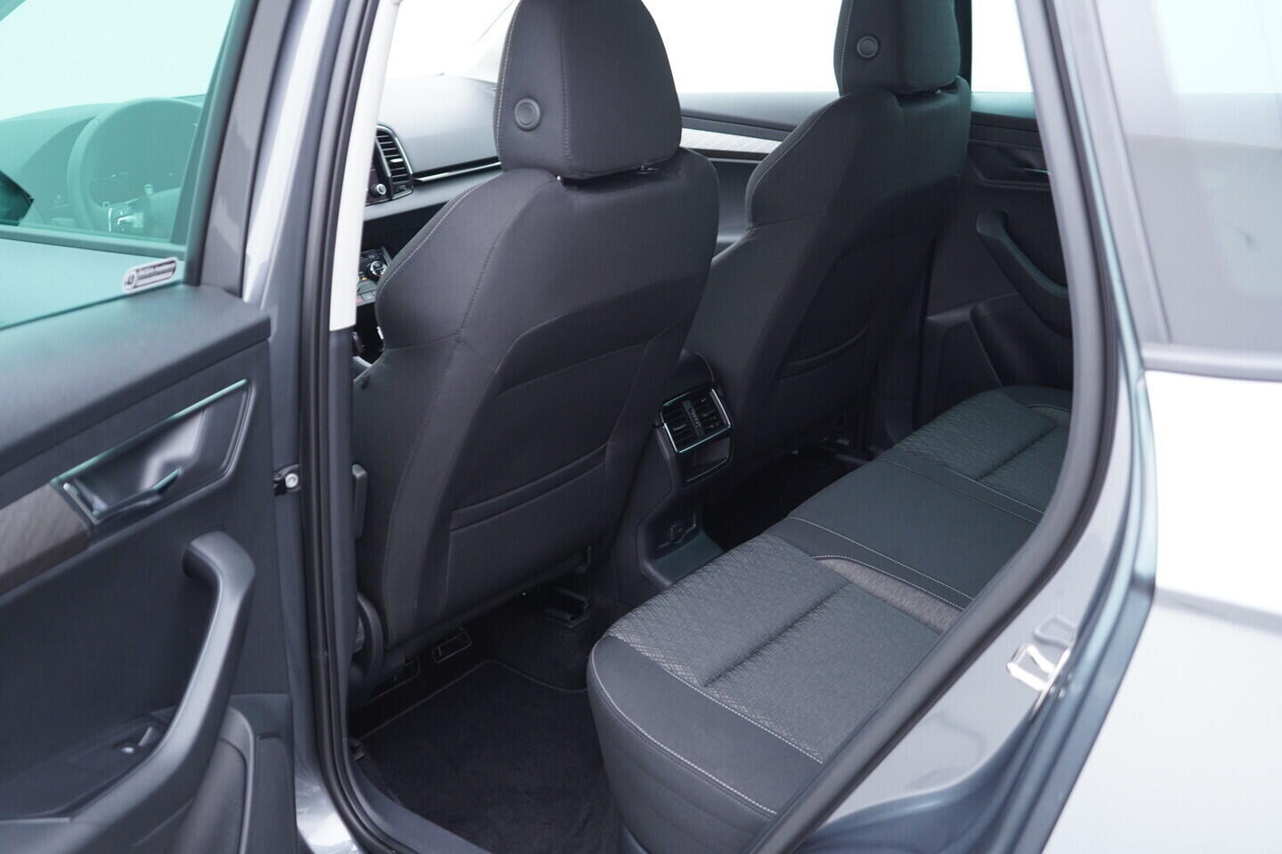 OV190V10923_36.webp_KAROQ Style 1.5 TSI 110 kW manuál