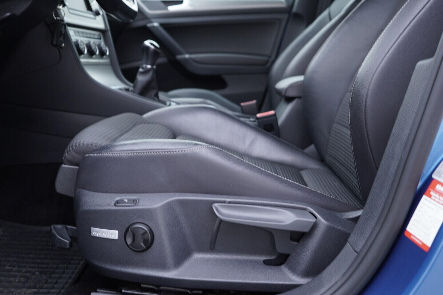 OV190V10925_21.webp_GOLF  1.6 TDI 77 kW manuál