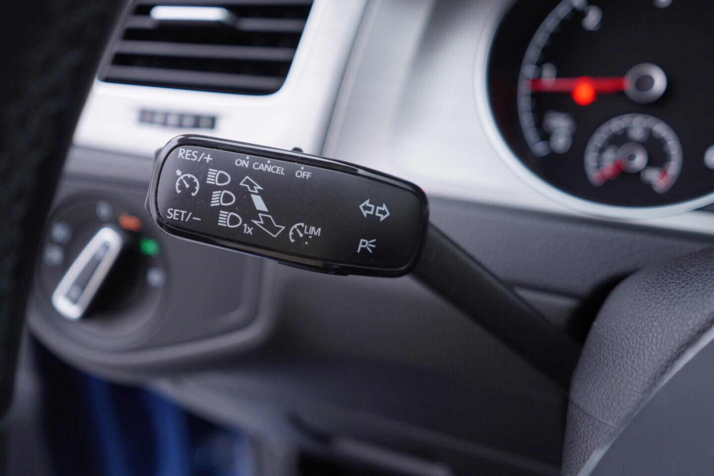 OV190V10925_24.webp_GOLF  1.6 TDI 77 kW manuál