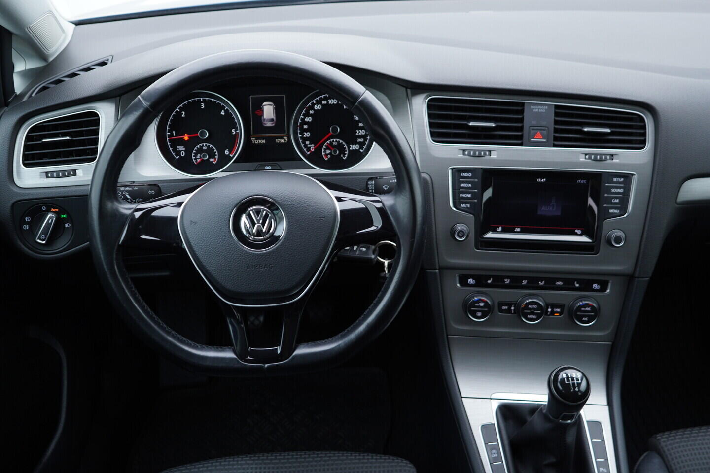 OV190V10925_26.webp_GOLF  1.6 TDI 77 kW manuál