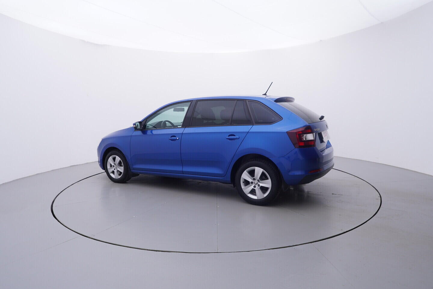 OV190V10926_12.webp_RAPID Ambition Fresh 1.0 TSI 81 kW manuál