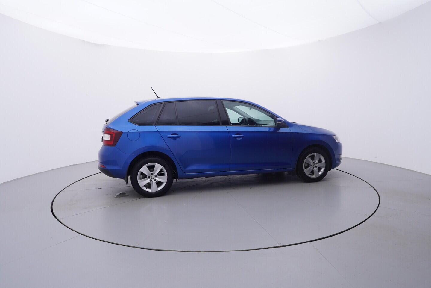 OV190V10926_15.webp_RAPID Ambition Fresh 1.0 TSI 81 kW manuál